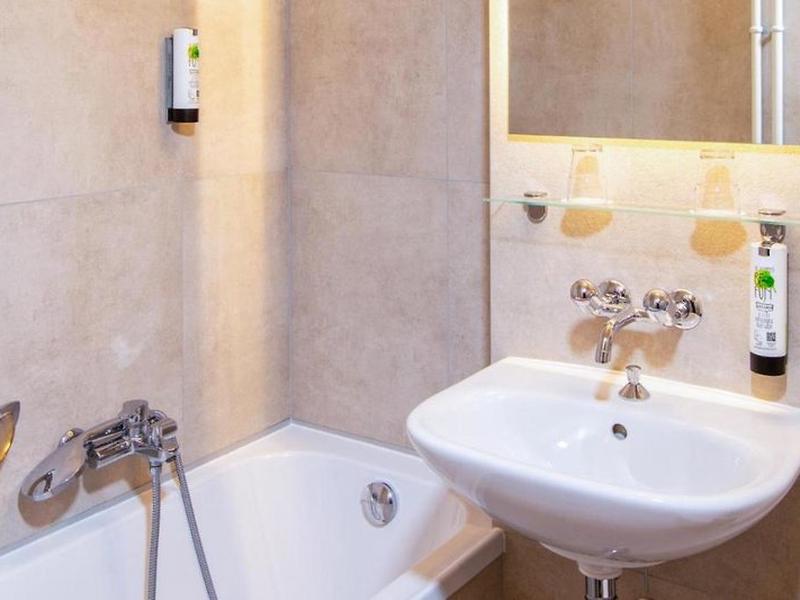 FCB64D008ACA5A03371A1438DFCA3B80