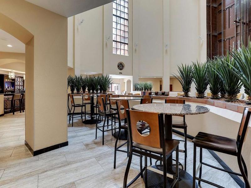 7044C14421EBEE1AEDFAD98E5240570D