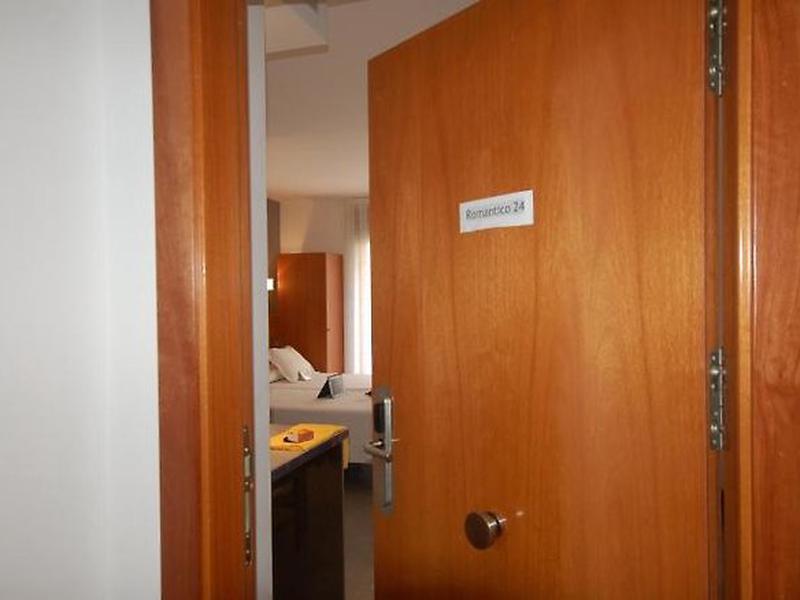 8D0C13E412F206210432AEF5BBBB7E56