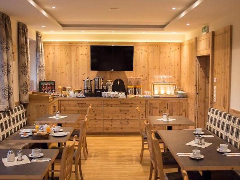 8C0FC025B218DC93DABEE0791C1ACFEE