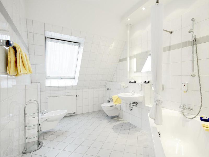 3E40CF9F61713AD25B5323651E32533F