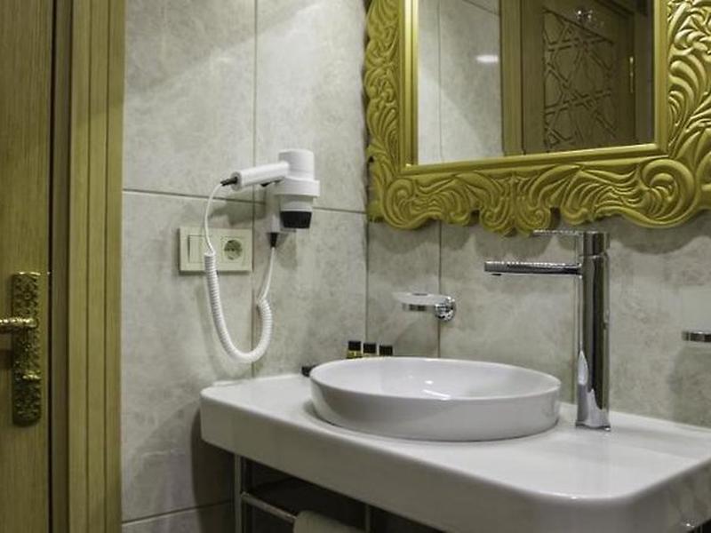 A265142EBE532576C05C727D0A45A6FF