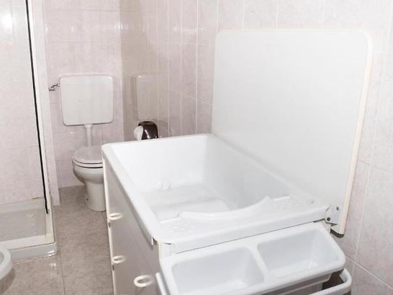 2DB214D2AB6E97411AAAF1145D3F2DA7