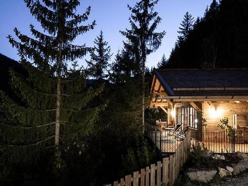 1FFC14F99C4C8A55563F8520DA5ABA98