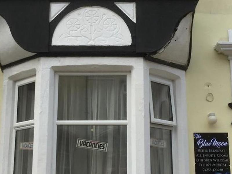 4B3F073EC80FE89B3CE7A7E2ED379E90