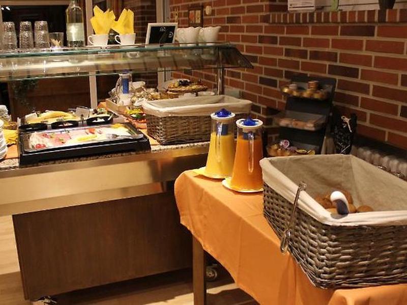 E9E8F645EEA2CC22BA318722ACC5C03A