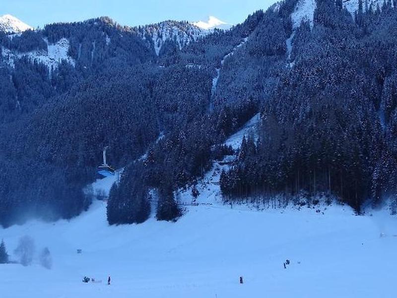 3C79B7292696D8584E3AA287D4CD7C24