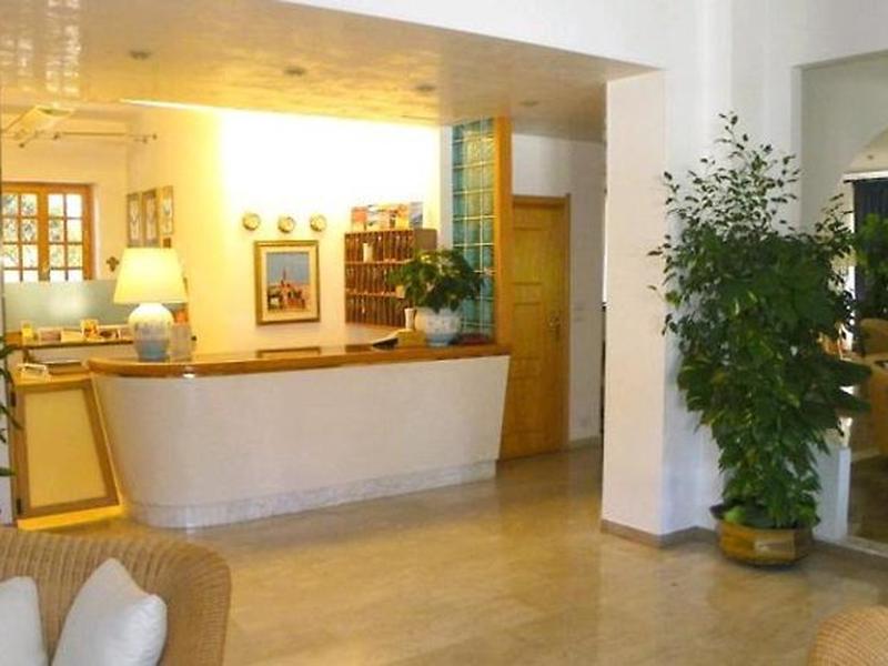 9591A6C79EF63FD45E1DD757B676A6C3