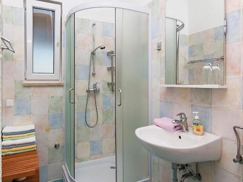 5A45AEB252D6C3D3B5F54BC73524356F