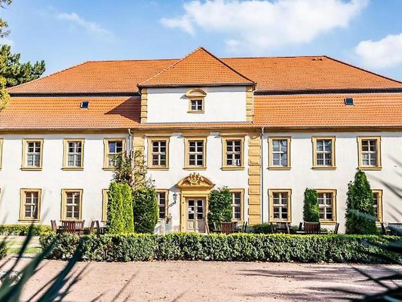 155DE2ADEF794DB93163D3D9AF548E1E