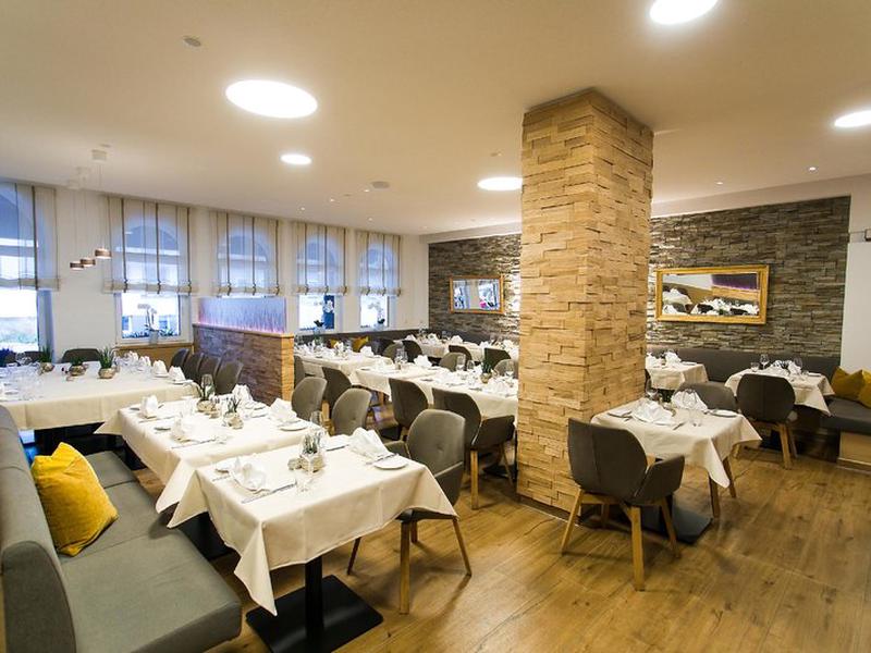 96C308700704BF942BD75F37575A85D0