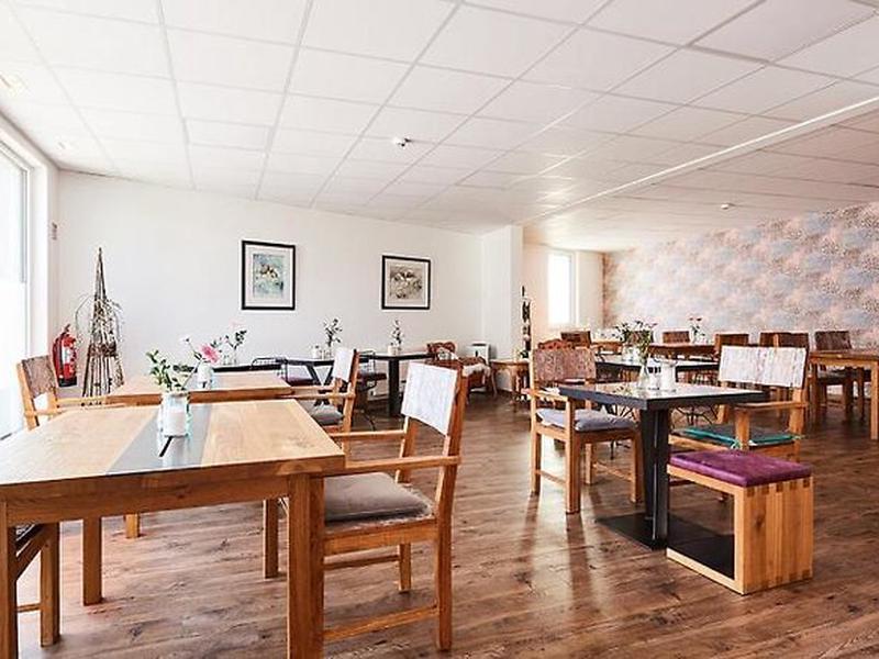 046CCEEBBF1A470820B3C14C2FA0DEE9