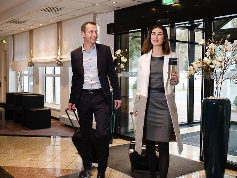 43270BC8B403F8FD3A3438424D381907