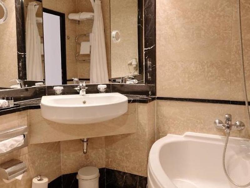 BDFAFC35B94D92AE62118C1DDD13BBD4