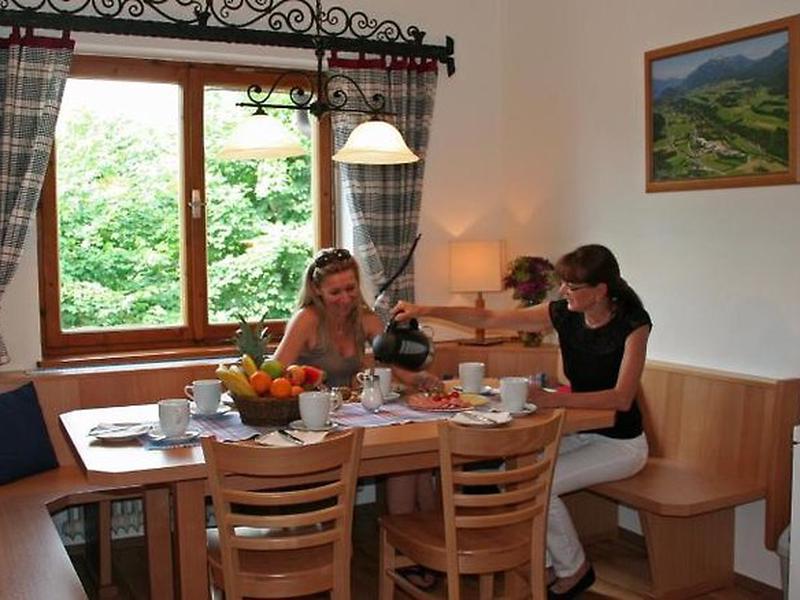 746B29D805644D03878A6A36E453236D