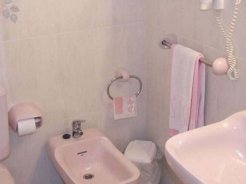 A6D44F7869B4DA10E841D58AFF784A03