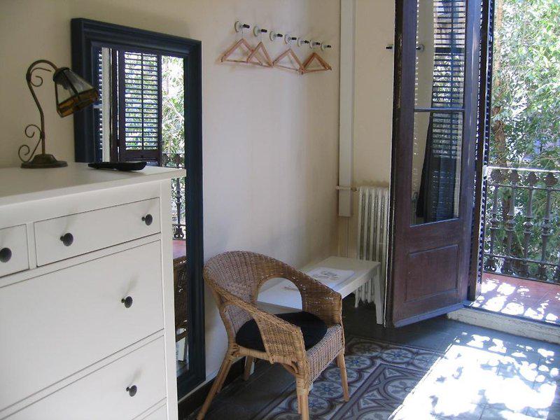 ED7B62EE20C54E49F9171ED1C52033F9