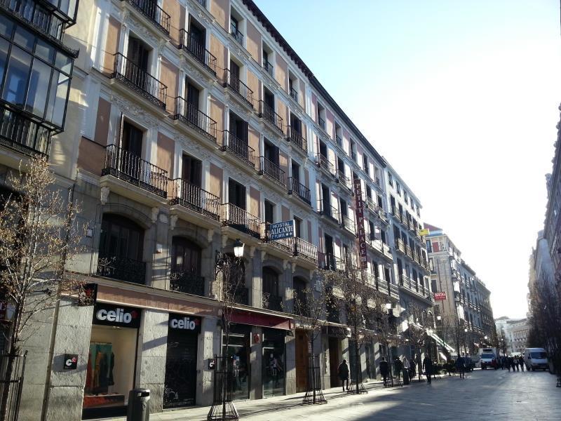 9269E0798F2676BFC388425EBE0A75B4