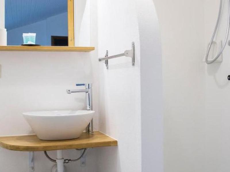 7C8AB2230F54BEACEA98D9CCB7979062