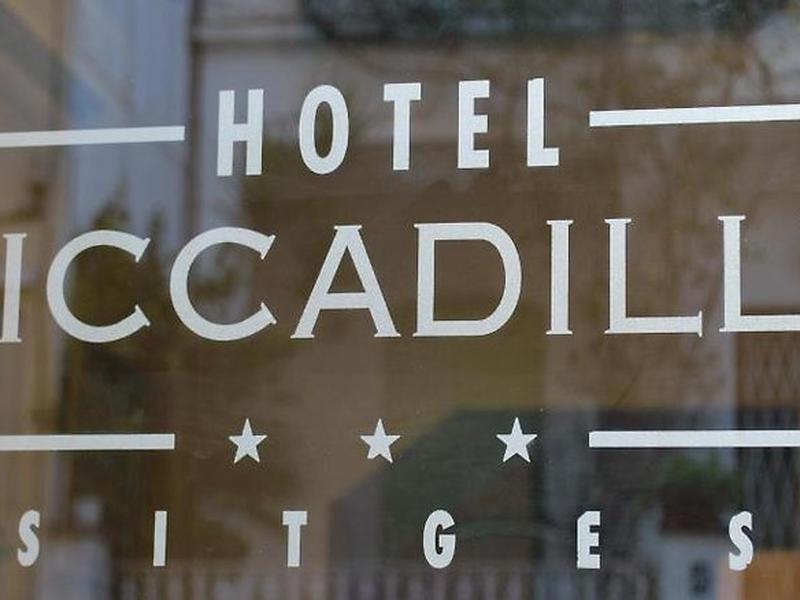 AEA04D7FF775ED9942B9FE82CBDB5D41