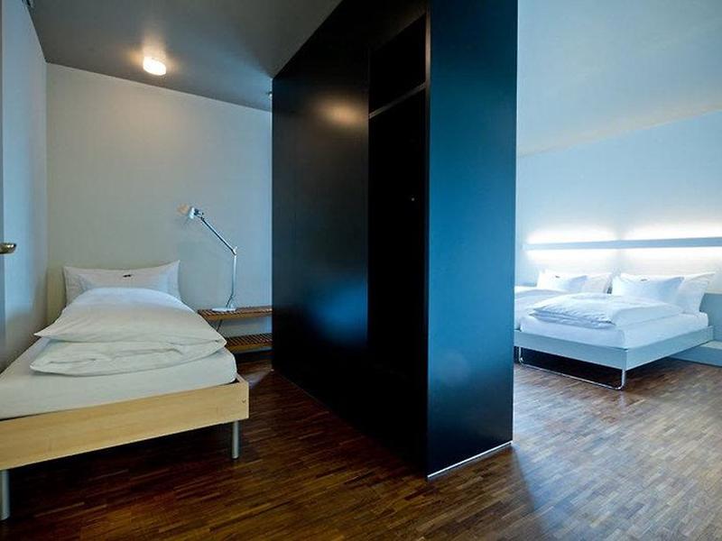 E933008D05C8F880807B7CEC72121082