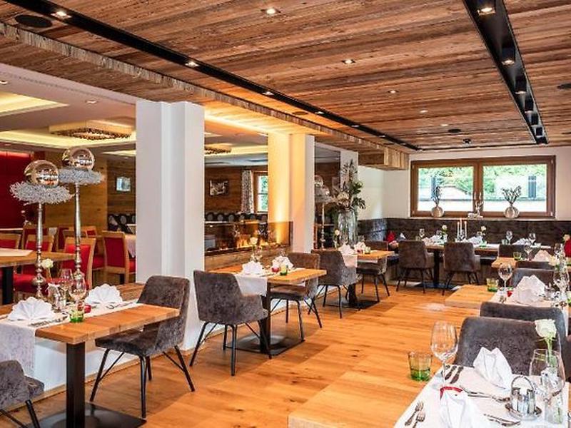 E1C2A424A6144B7E9B4E11943A3577AA