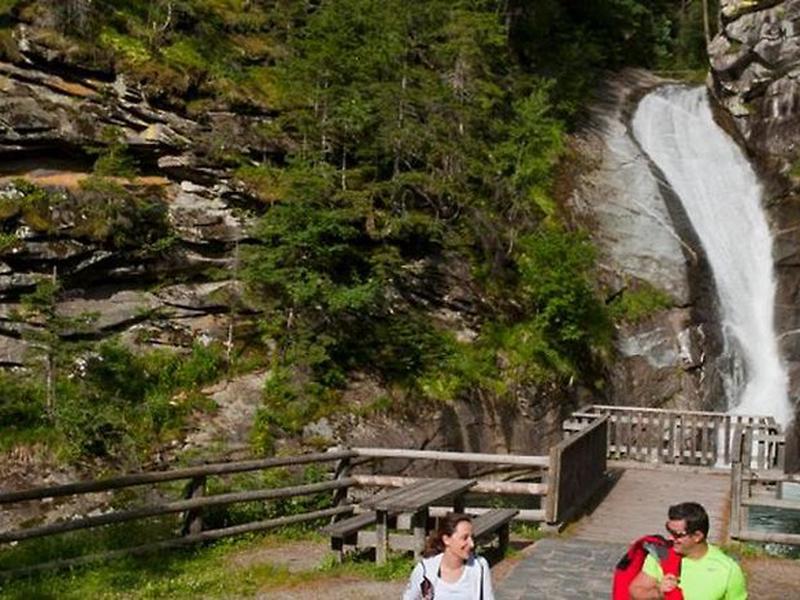 D860166E35C15516AB74DDC9B8F62E36