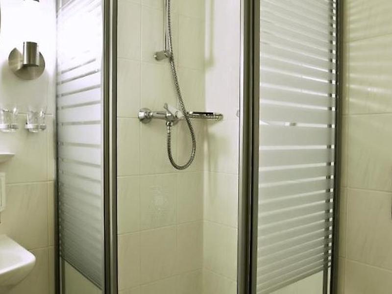 EC83C9DB9687DF7EACB4D93F1E6F10E1