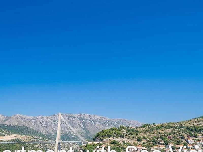 D6A5C14EE84F4B1FAF5E9B679B41CF2D