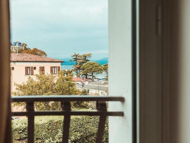 F72B9F1CDFBEB29F1FF31EA252D86436