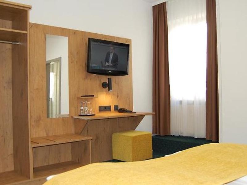 4909F095DE09495DE02F588E36EE9500