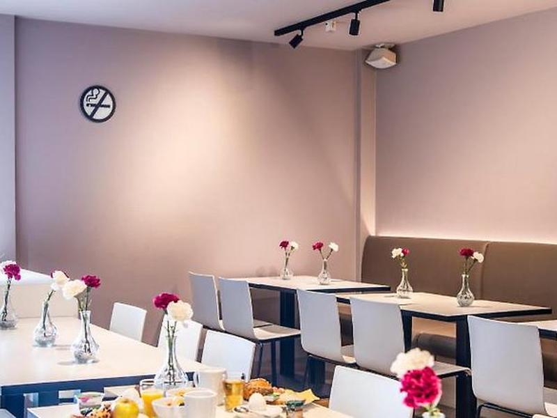 FEA53D0E9EBDCAFBA431E7A2575355DB