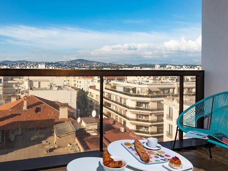 B6C7FD37A9FD37E6998D7F35A75DF32E