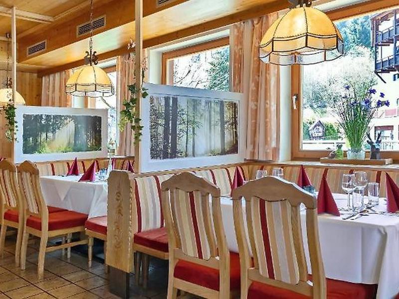 58CD62424D6BBEFE56B3D918AFBF5556