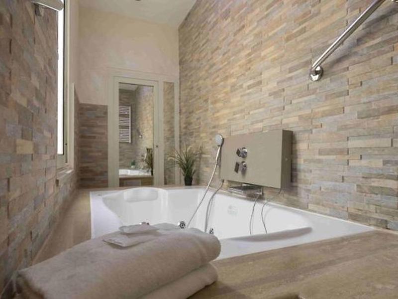 93C68ED21023D845F8CD6DDF979FE252