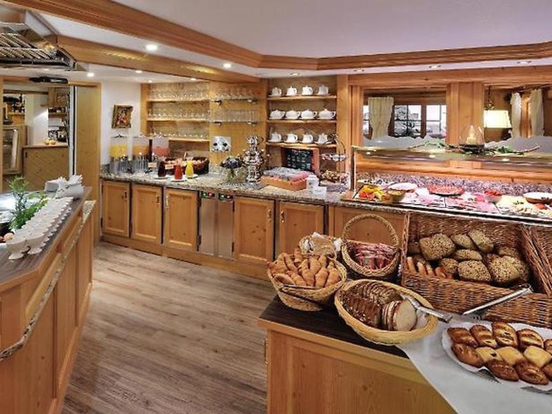 FAB8480F6D17E01A7114727CD18CE2F9