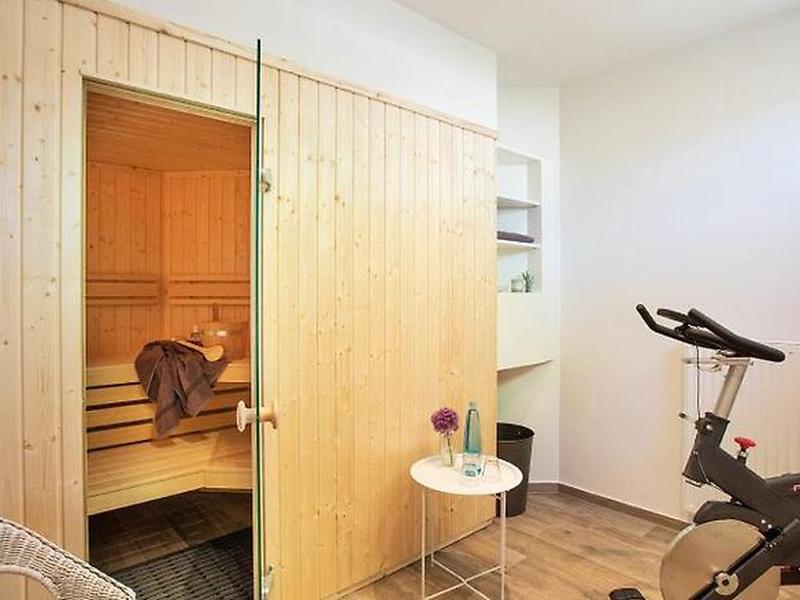 0158562933EBF19231B6DD24FD0766AB