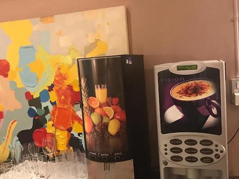 CB550FFA069BA649B6524B0967104297