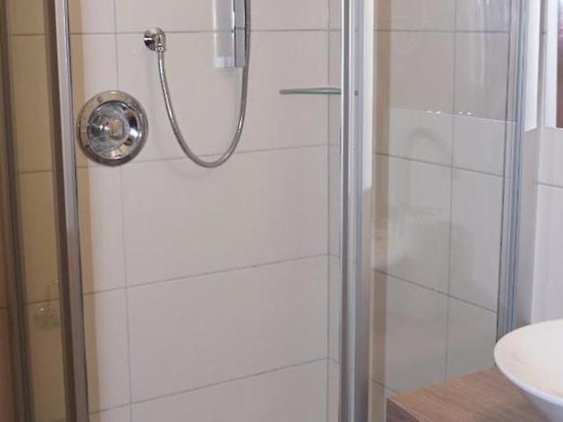 3C2ABC7AC85AA2107A61F8A5EC48401F