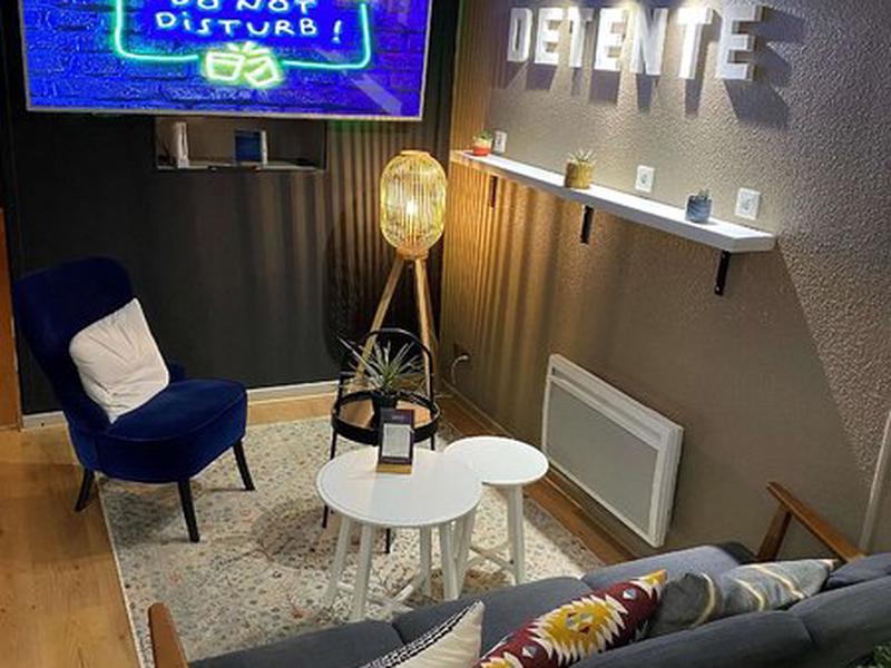 46F9B6556CED3684E281D88E1C1D0AF8