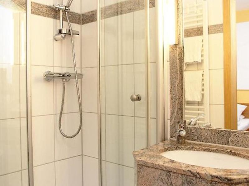 5C711FF8259D97152DDECAC879063C59