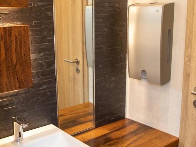 E4C27A07D32DE65D10D055328D085FEC