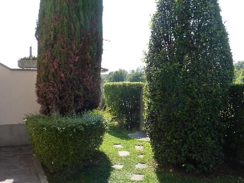 B653560D73ABD129F2FADB44E3E41D7A