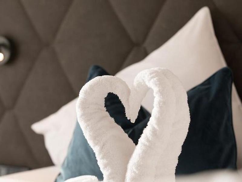 1984A25907C04942B406D8102161A596