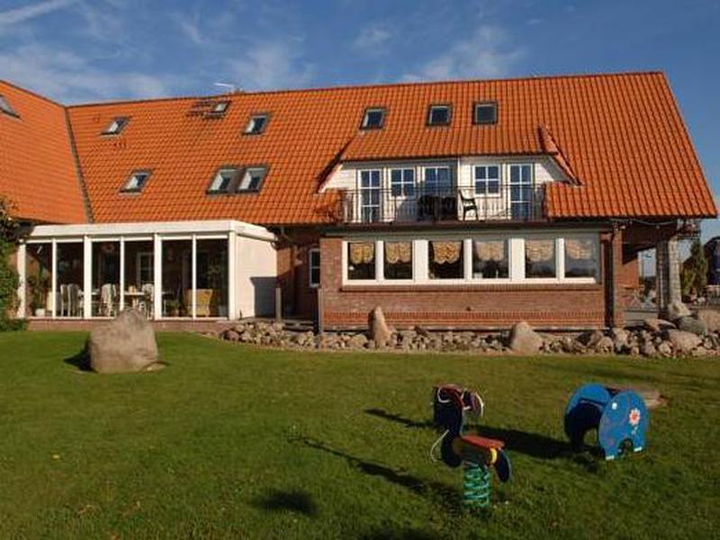 074F45BA98222F86C352BA26003409F2