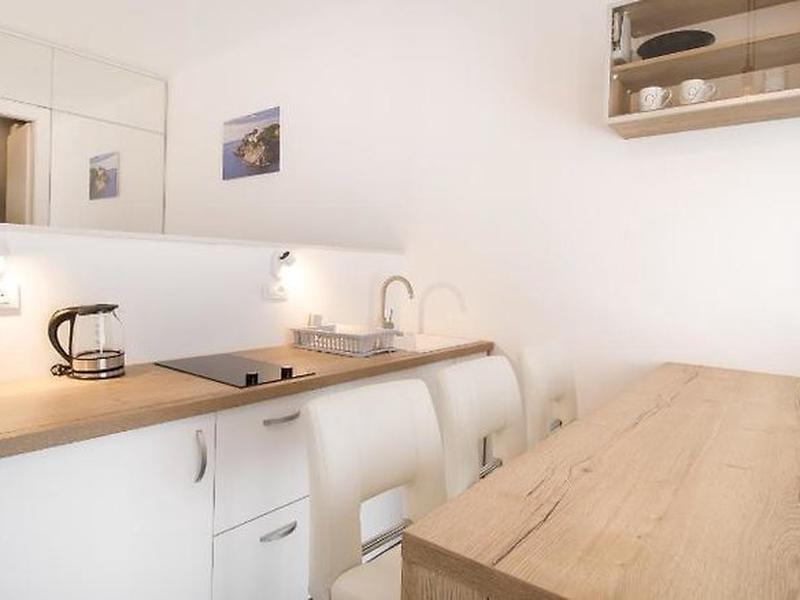 B99D7AE9DCC2D8CB9406F4C1C1C48522