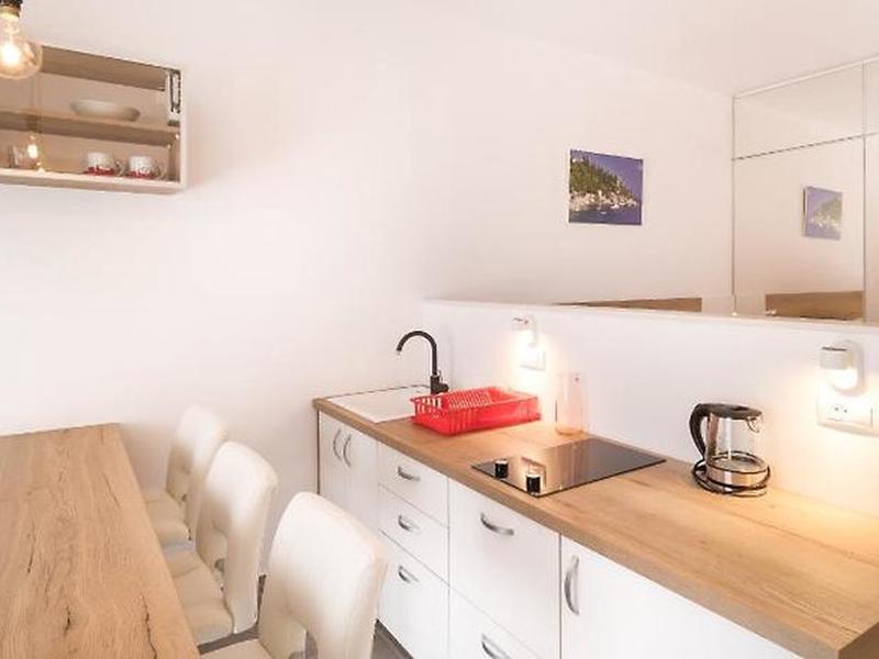 B29BAEE1461BA307BDC0FD9083DC80B6