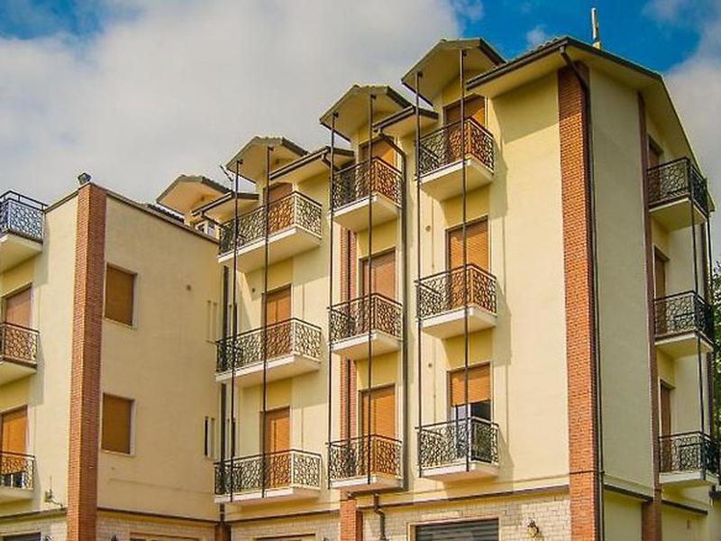 878072155CCF97886D85C8357C146707