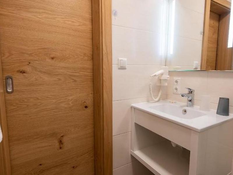 30C1A447E19B486FFA31D79DD52CECC6