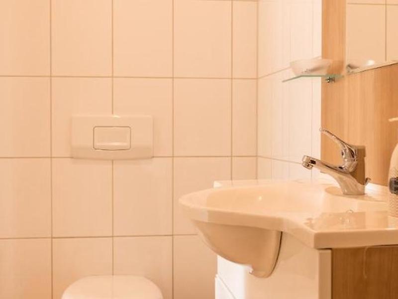 CB17FCA434CB5BCDAC8FFE73BD478B48